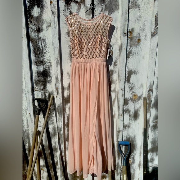 Formal Dress - Picture 1 of 5